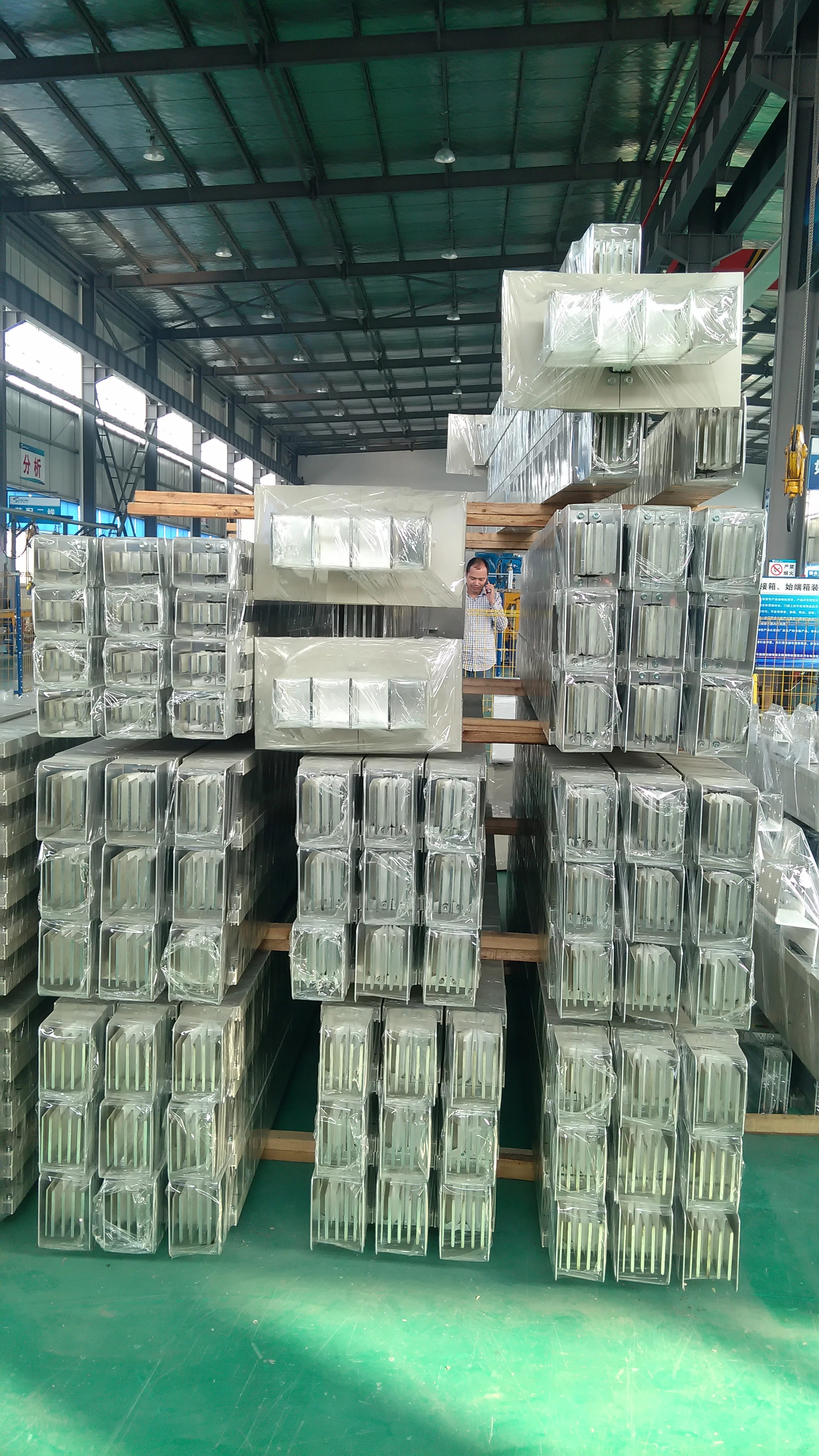 Power Supply Copper and Aluminum 2500A Busbar Bus Duct
