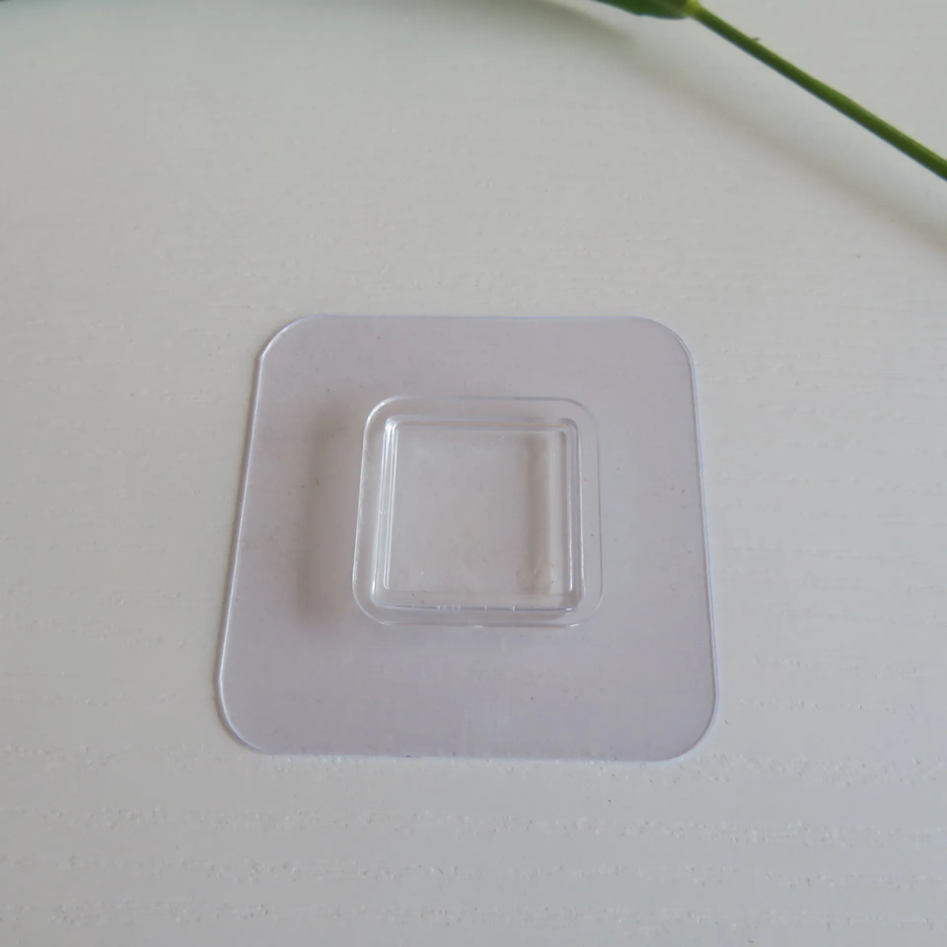 Transparent traceless hook accessories Plum Apple overall U-shaped buckle wire card coat and hat hook supplier