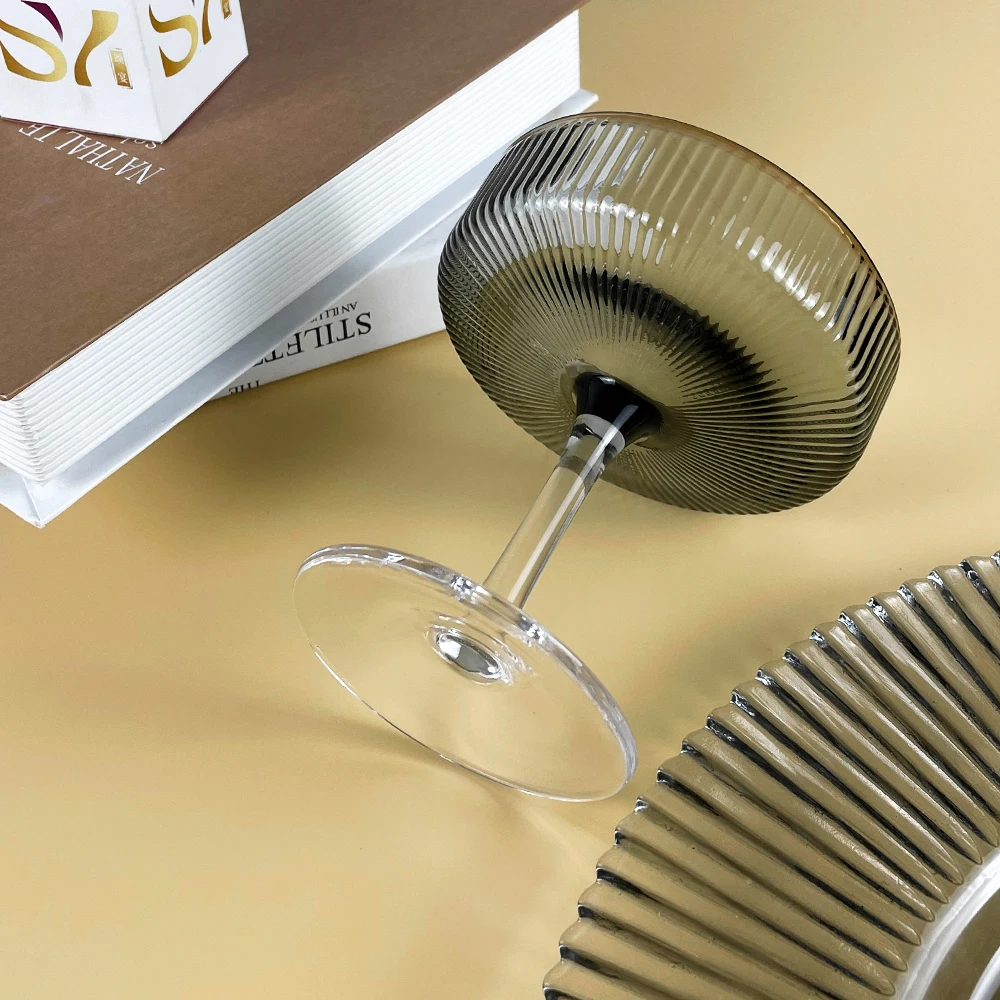 Wholesale Classic Vertical Lines Colorful Cocktail Coupe Glasses Unique