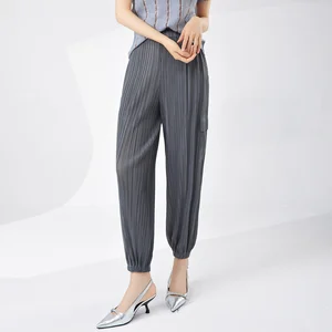 Wholesale Polyester Women's Pants Street Wear Harem Pants Pleated Loose Jogging Sweatpants for Women