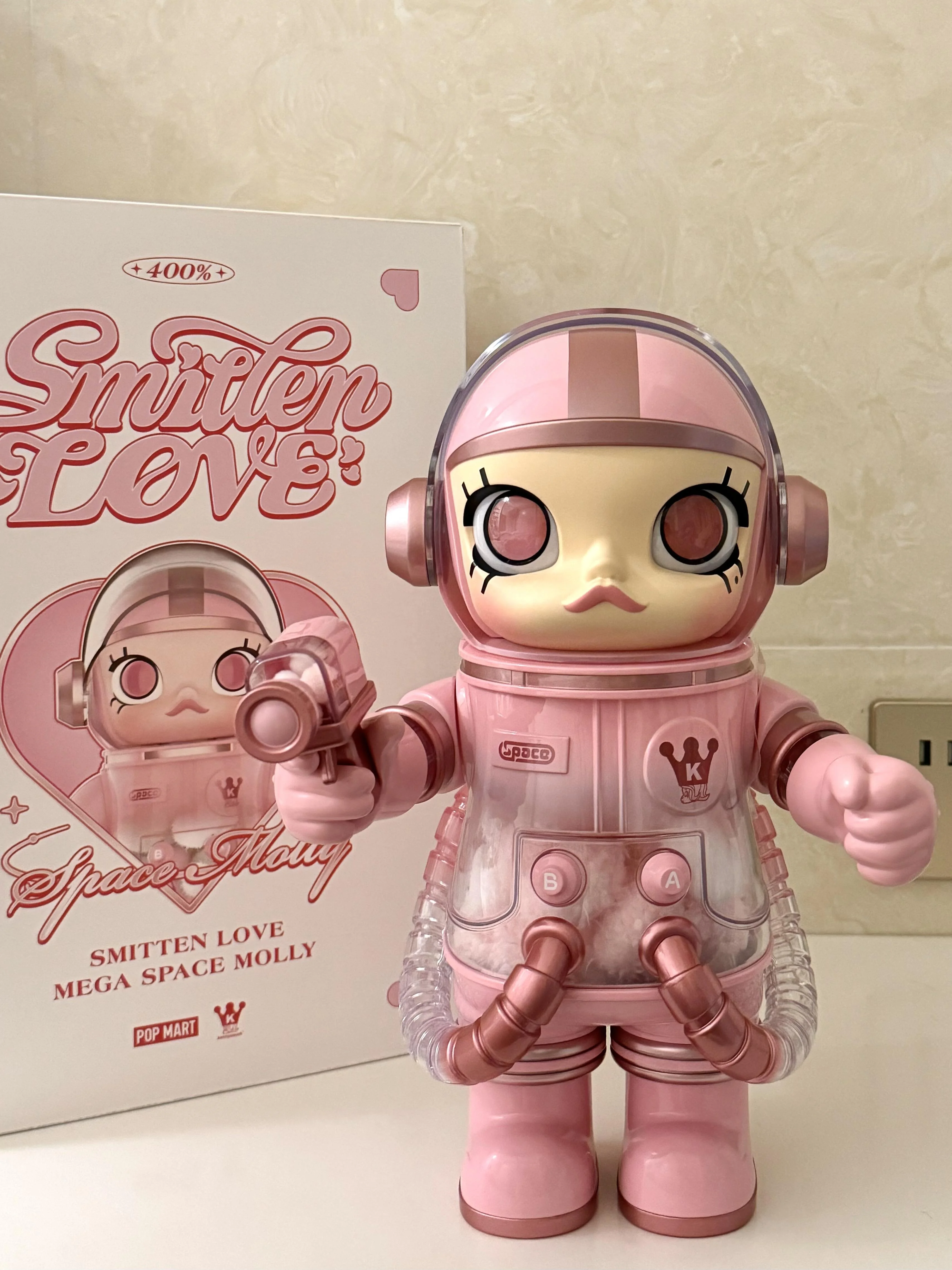 【新品　未開封】Mega Space Molly Smitten Love Amazon.com: POP MART MEGA Space Molly 400% Smitten Love