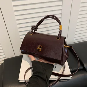 New Flap Bag with Shoulder and Crossbody Straps a Lock and Chain Square Design Crossbody Bags for Commuting