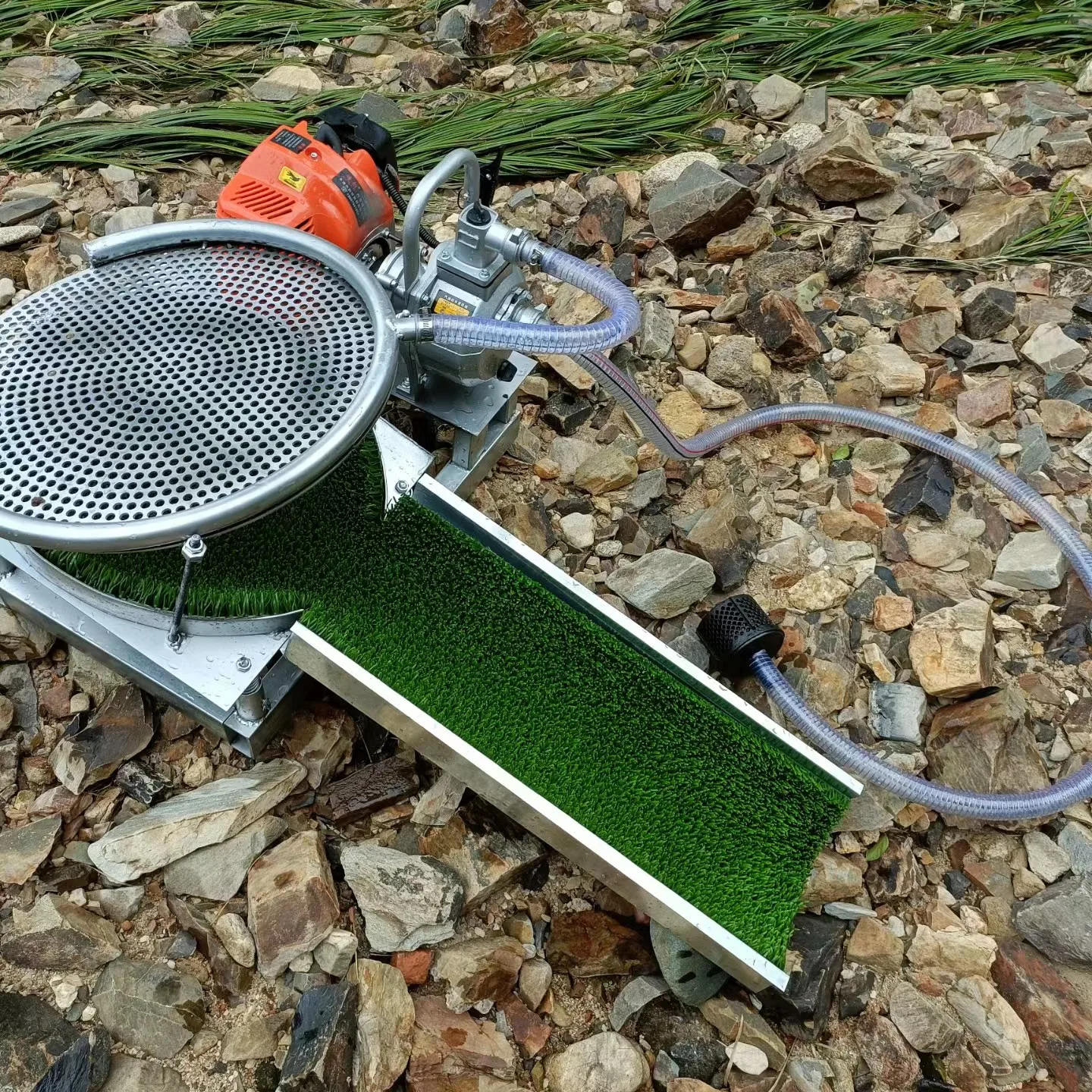 Portable Mini Gold Washing Machine Small Vibrating Sluice Box for Ore New Condition Gold Mining Application
