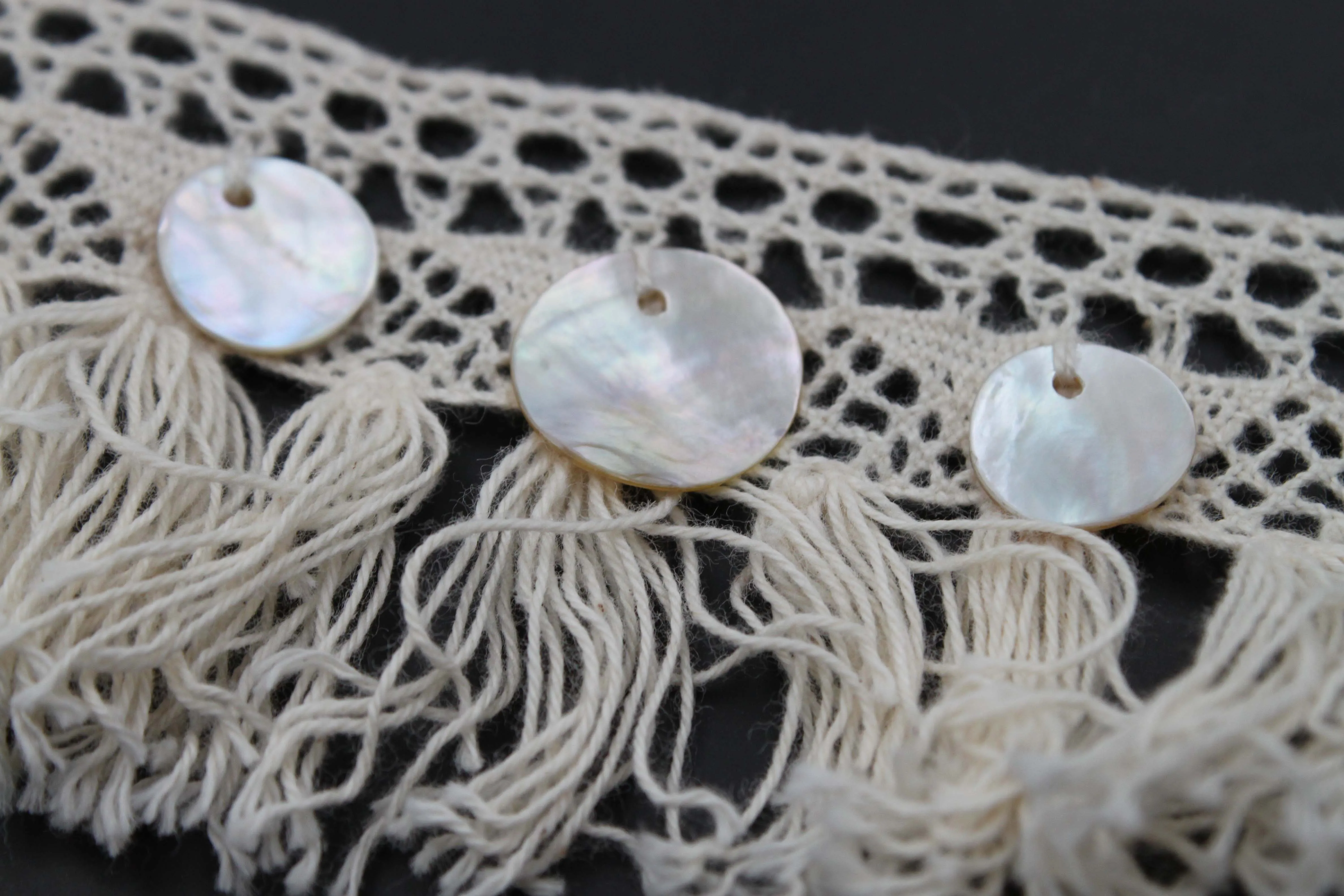 Оптовая продажа кисточек с отделкой бахромой и