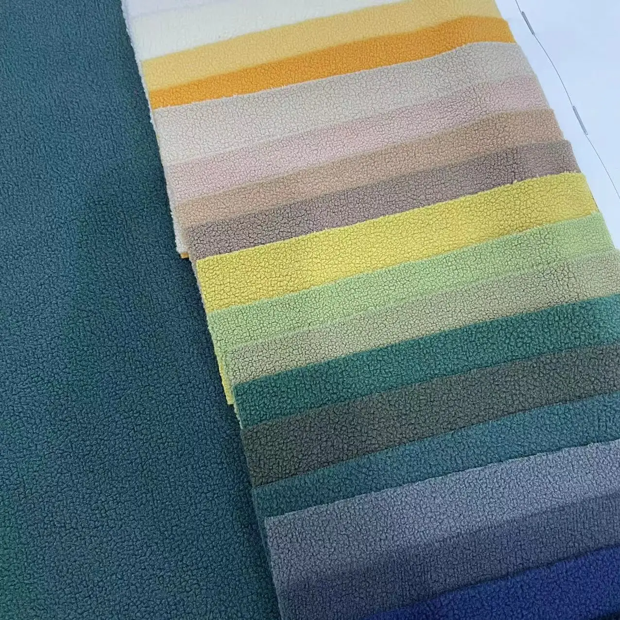 Custom Soft Fabric Textile Raw Material 100 Polyester Solid Flannel Fleece Fabric for Blanket and Garments