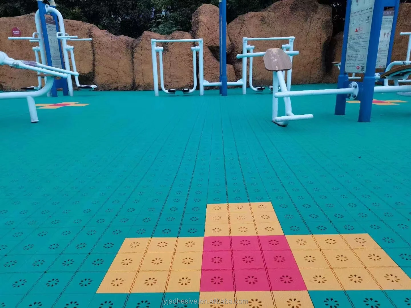 Interlocking sports flooring tiles plastic flooring tiles for sports
