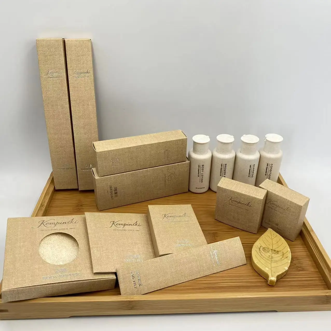 Wholesale Hotel Toiletry Kit Custom logo Packaging Amenity for Hotel Amenities Set Luxury Bathroom Toiletries Hotel Supplies Den