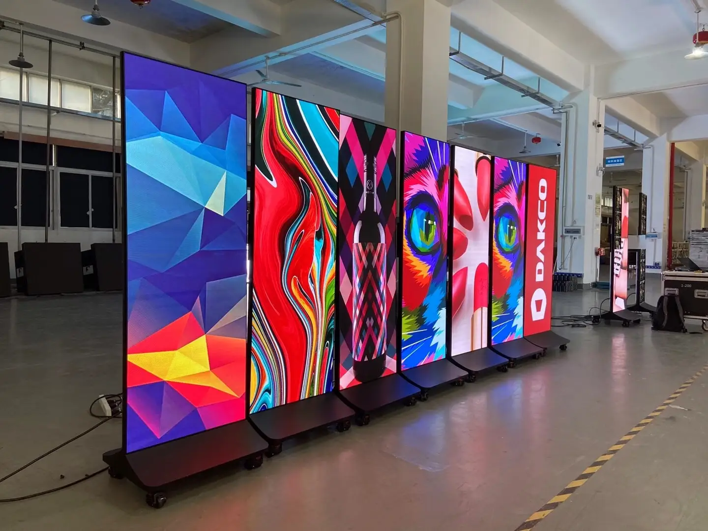 USER P1.53 P1.86 P2 P2.5 Vehicle Led Screen Poster Holder Led Floor Standing Display Panel Led Advertising  Poster Sign