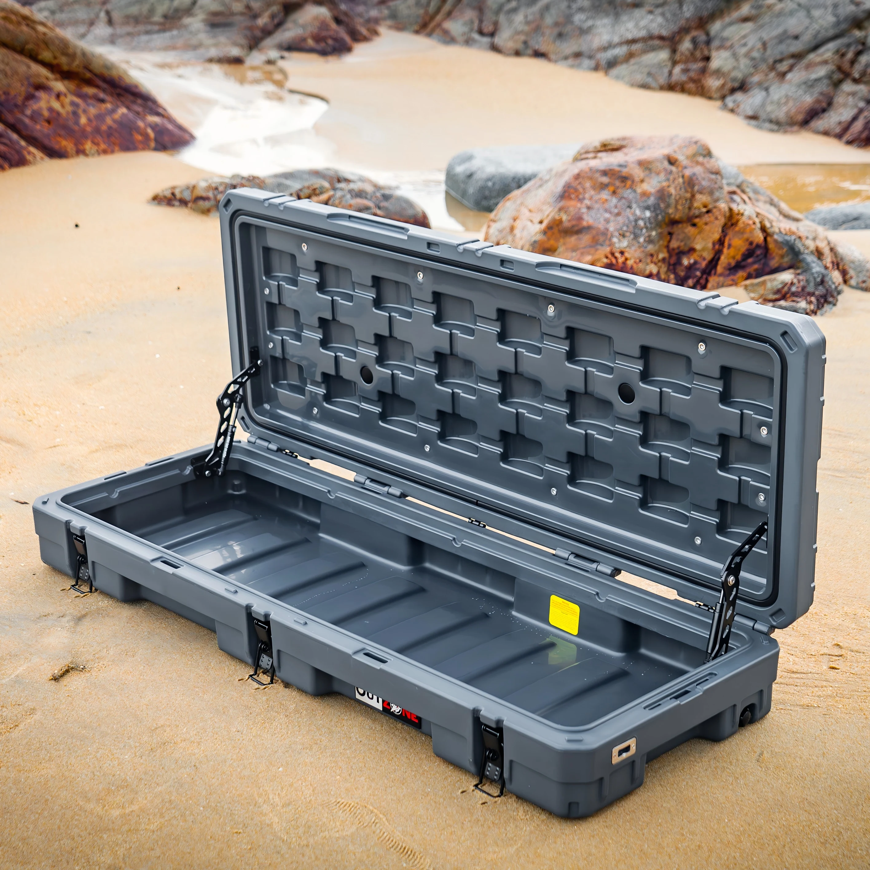 83L ハードLLDPEプラスチックキャリーケース V5 – キャンプ用低
