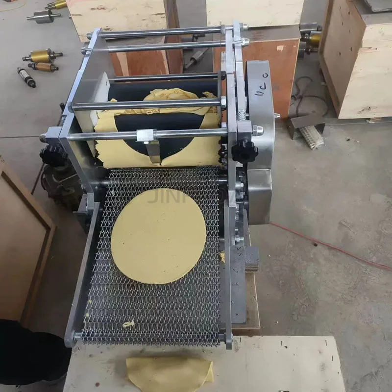 Efficient Corn Flour Chapati Tortilla Making Machine Pancake Roti Tortilla Making Machine Manual Tortilla Roller Press Machine