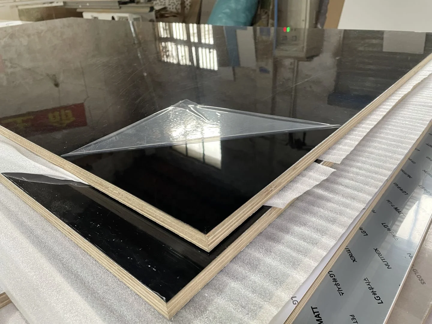 High Quality Plain Color Gloss and Supper Matte Korean Imported Pet Mdf Board for Furniture