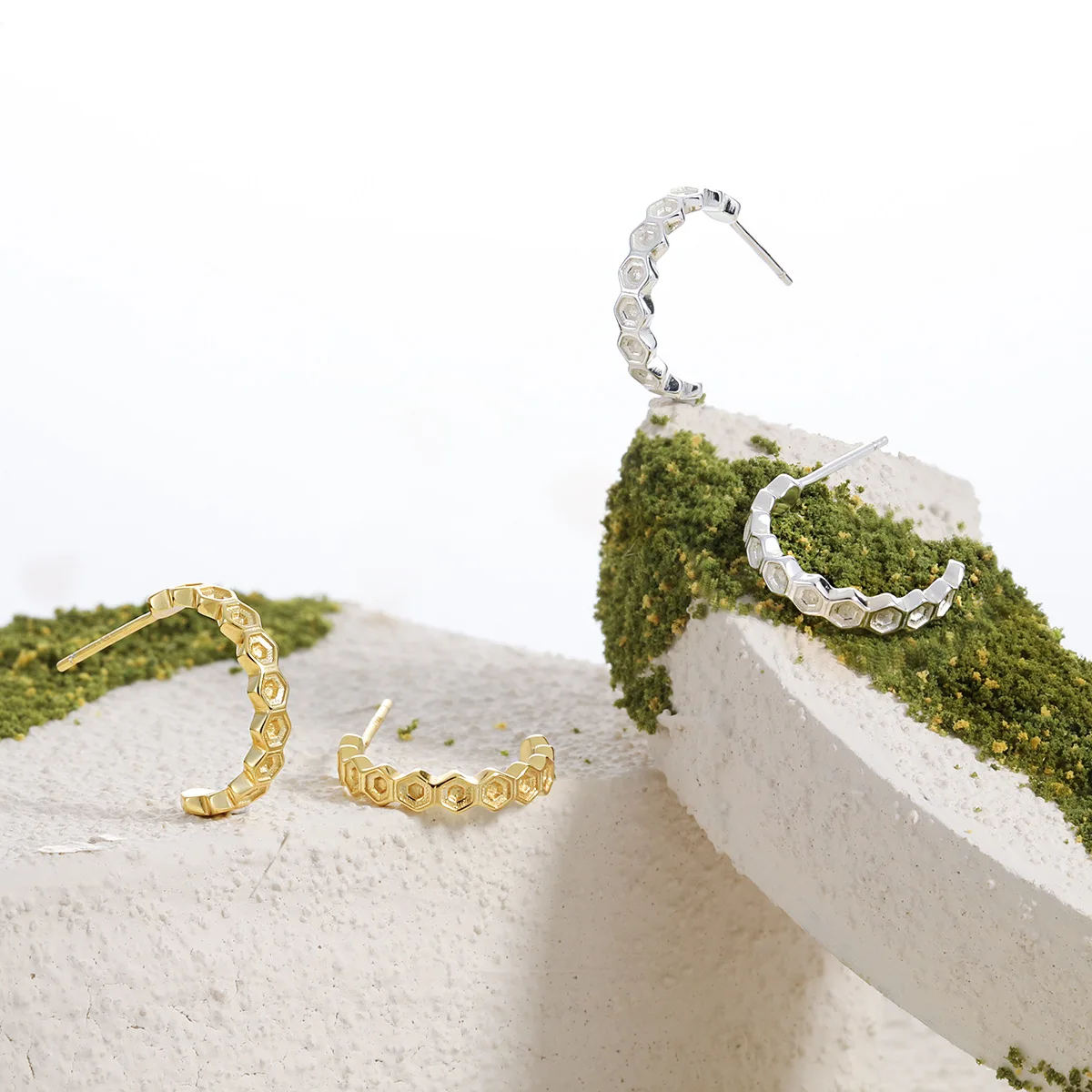 Honeycomb Earrings for Women, Minimalist Style S925, Niche Personality, Light Luxury, C-shaped Design, Silver
