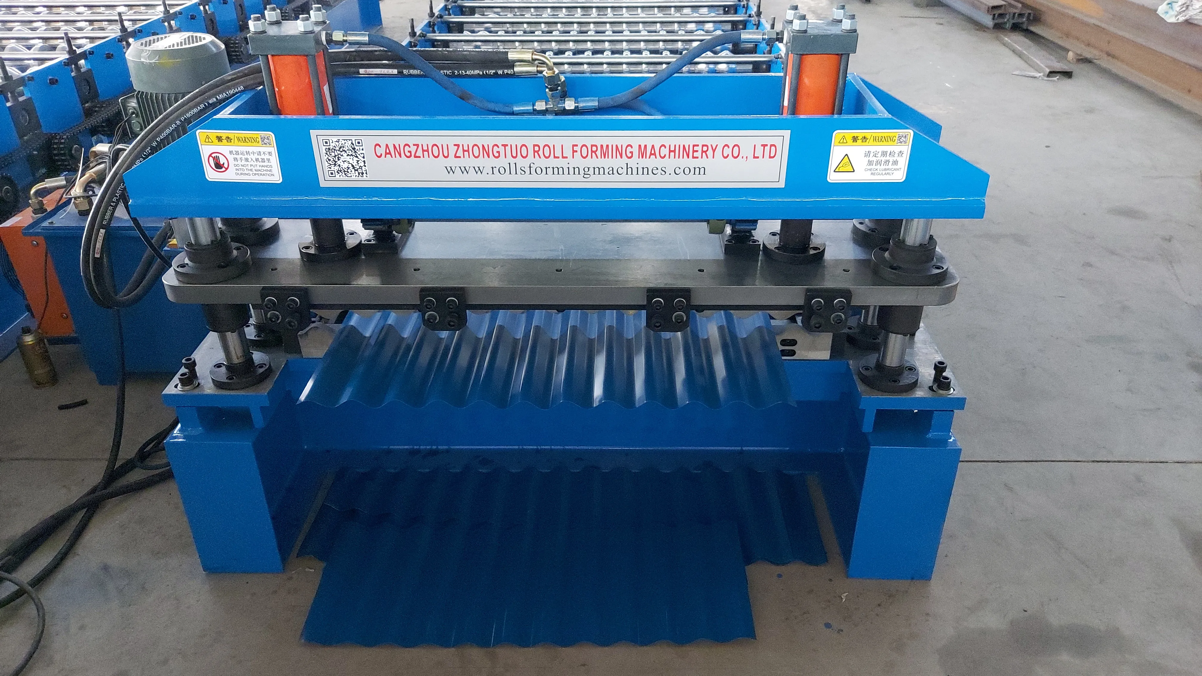 Color steel plate rolling machine metal sheet corrugated roof panel making machine