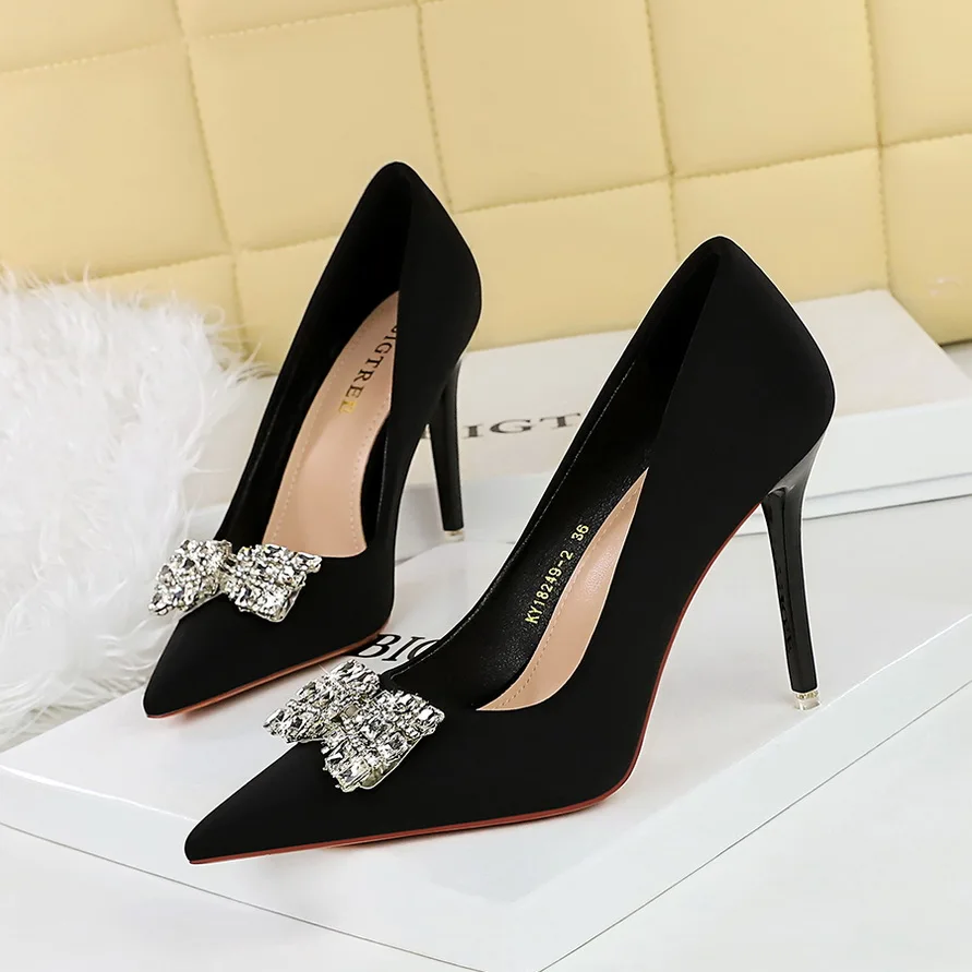 Wholesale Fashion Closed Toe Stiletto Thin High Heel Elegant Style Dress Women's Shoes Ladies Pumps Heeled Sandals for Women
