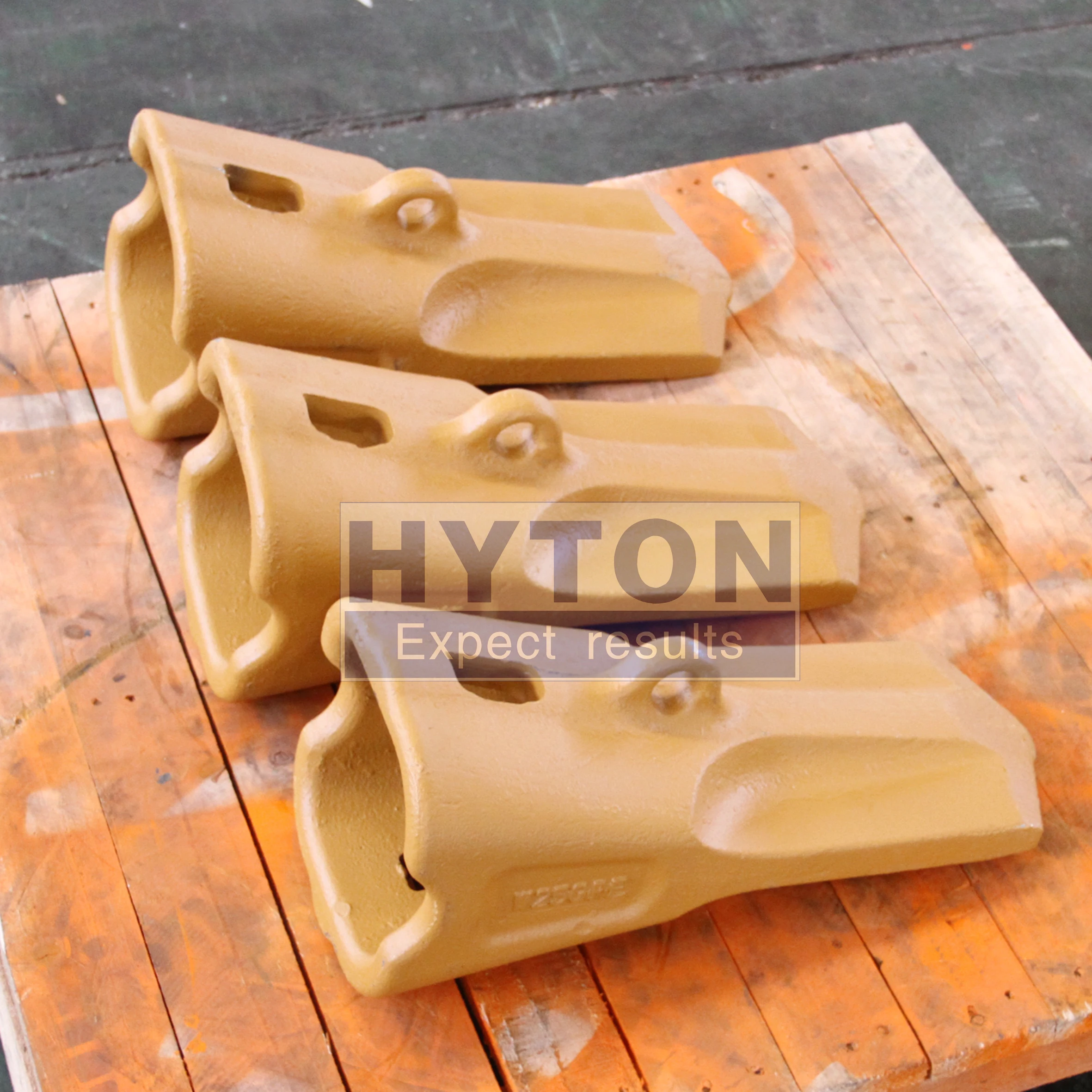 Ground Engaging Tools Excavator Bucket Tooth Point Gold Forging Steel Bucket Tooth