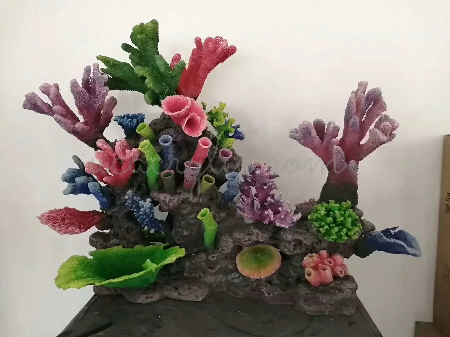 Grohandel Kunstharz-Korallen Knstliche Schwarze Koralle Rote Koralle  Steinkorallen fr Knstliche Aquarien mit Korallenriff-Beleuchtung