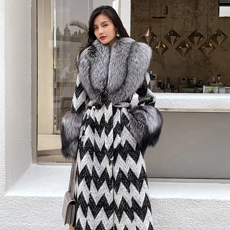 Fox Fur Collar Detail – Cashmere Wool Coat