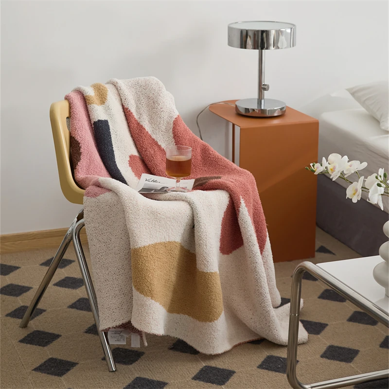 High Quality Luxury Knitted Throw Blanket Factory Direct Sale Low MOQ Sofa Cover Polyester Baby Blanket Super Warm HJLX