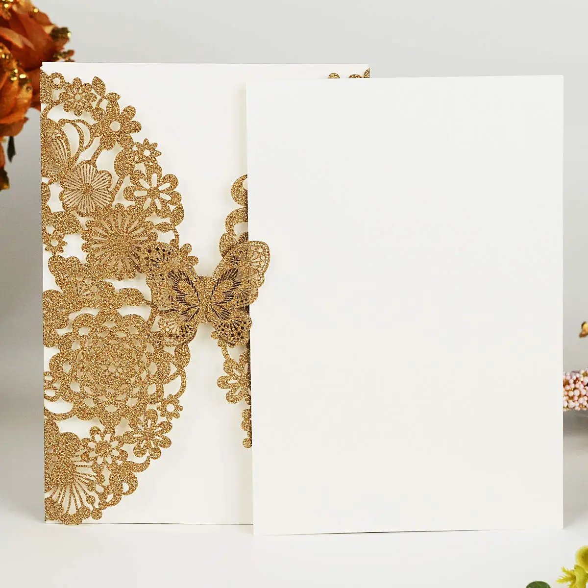 Горячая Распродажа Золотой блестящий бабочка в твердом переплете Роскошная лазерная резка на заказ свадебное приглашение