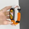 Escribe naranja en blanco.