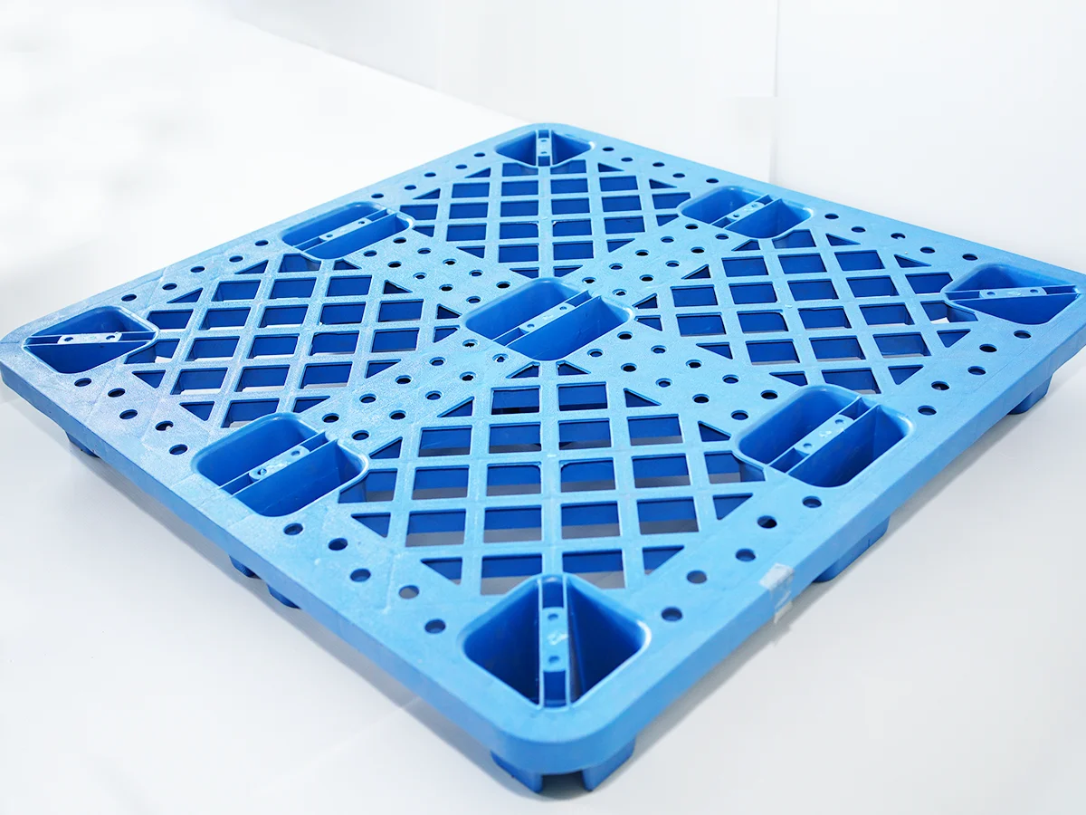 Fire-Retardant PP Pallet Compliant with ISO 9001 Standards