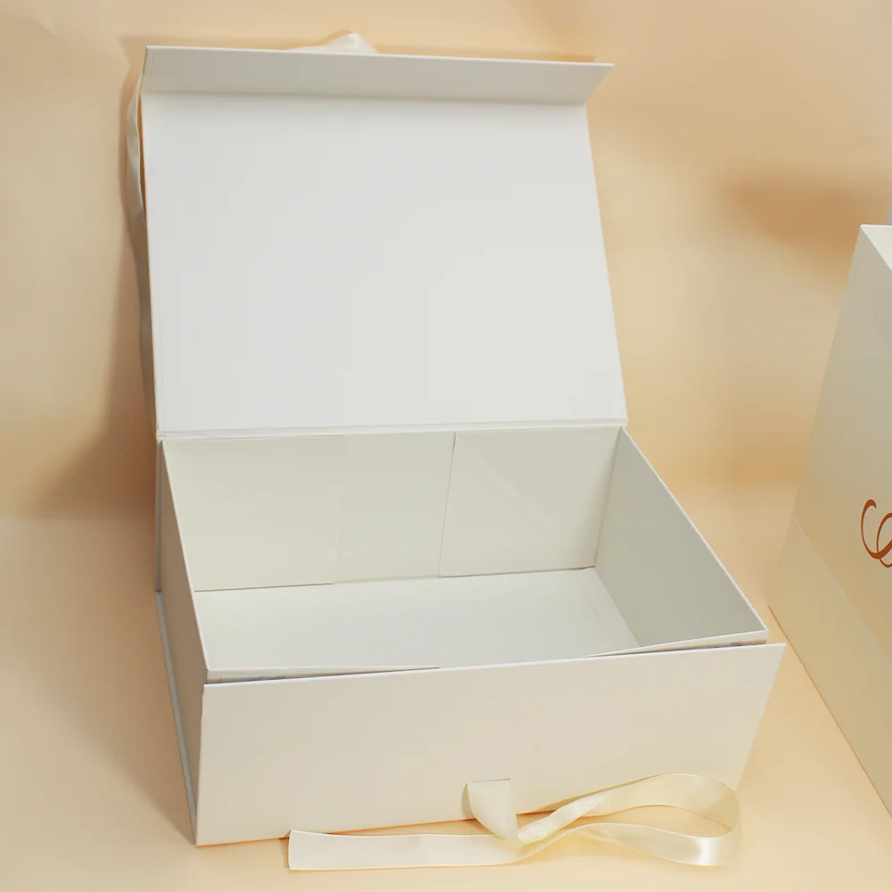 custom logo paper board magnetic coat clothing shoe gift packaging box bag luxury clothing box packaging factory