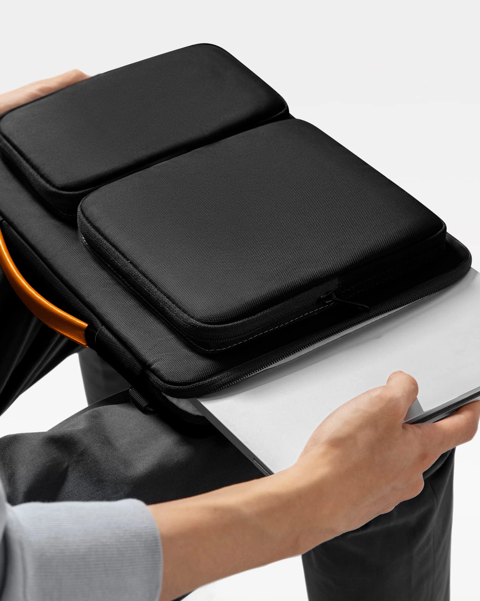 a2681 water resistant accessory case-9
