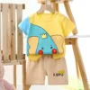 Elefante giallo dal naso lungo
