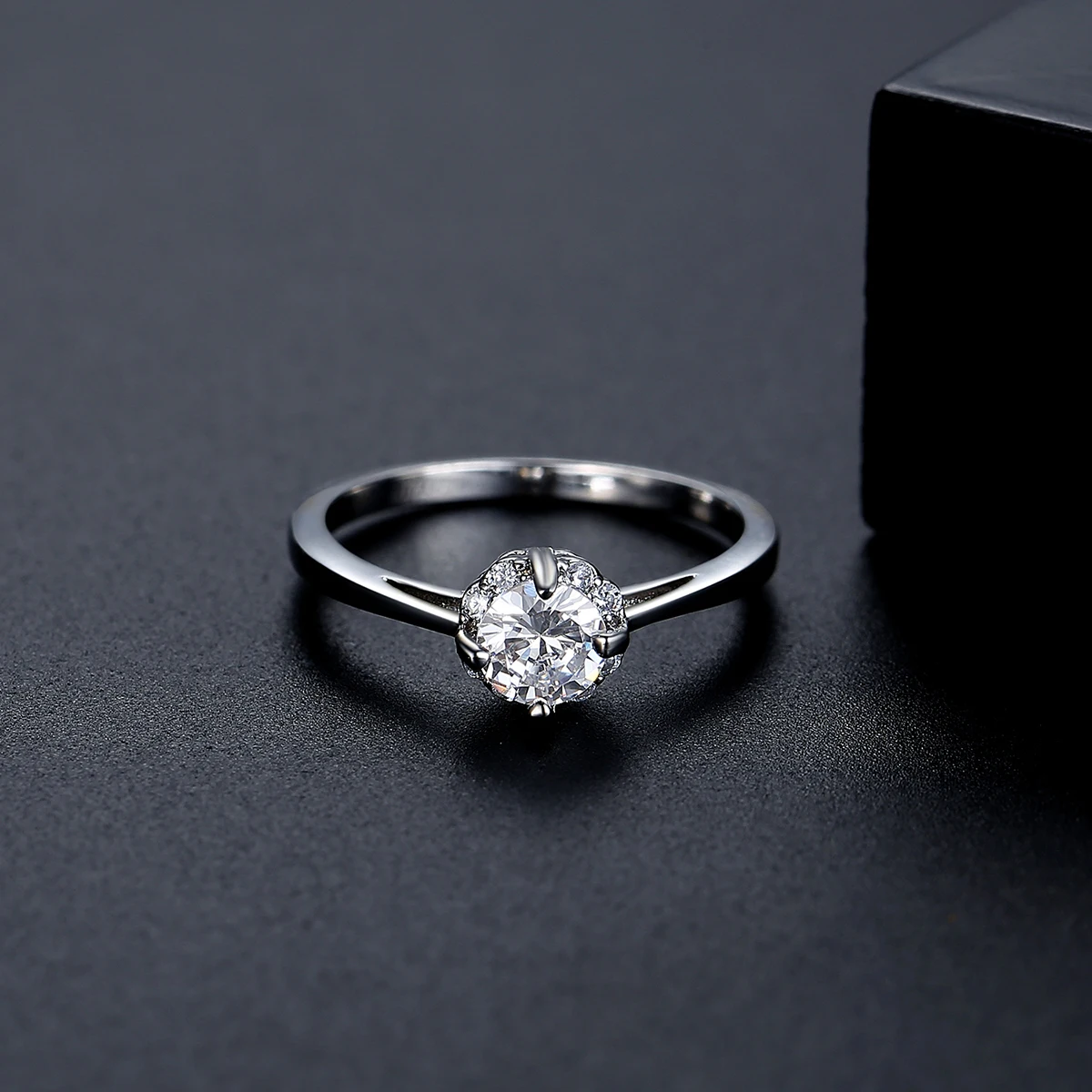 LUOTEEMI New CZ Micro Matching Cute Engagement Fashion Fancy Diamond for  Woman Popular Ring