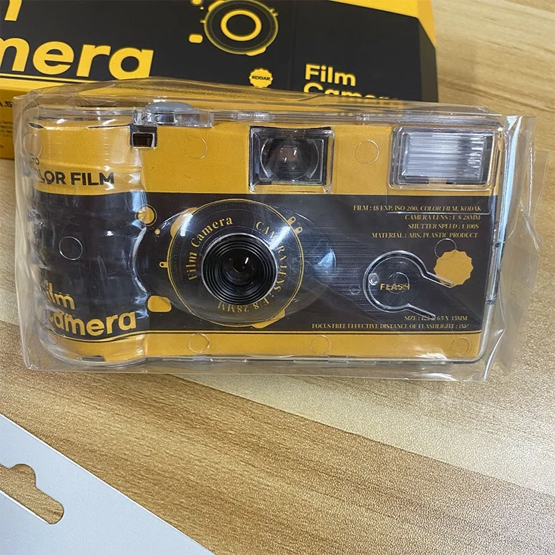 ⭐️新品⭐️何度も使える！レトロフィルムカメラ フラッシュ付き　カーキ Amazon | フラッシュ内蔵クラシック 35mm フィルムカメラ趣味の