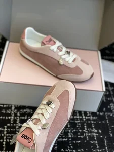 Luxury Womens Training Sneakers Designer Logo Running Shoes Casual All Seasons PVC Upper