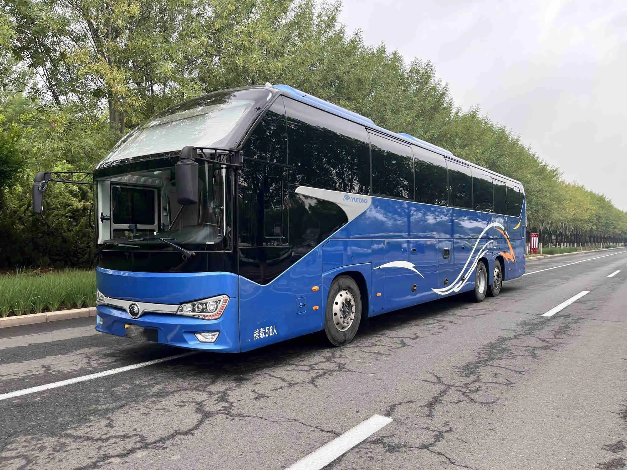 Yutong Bus Coach - Luxury 56 Seat Tour Bus with Euro 5