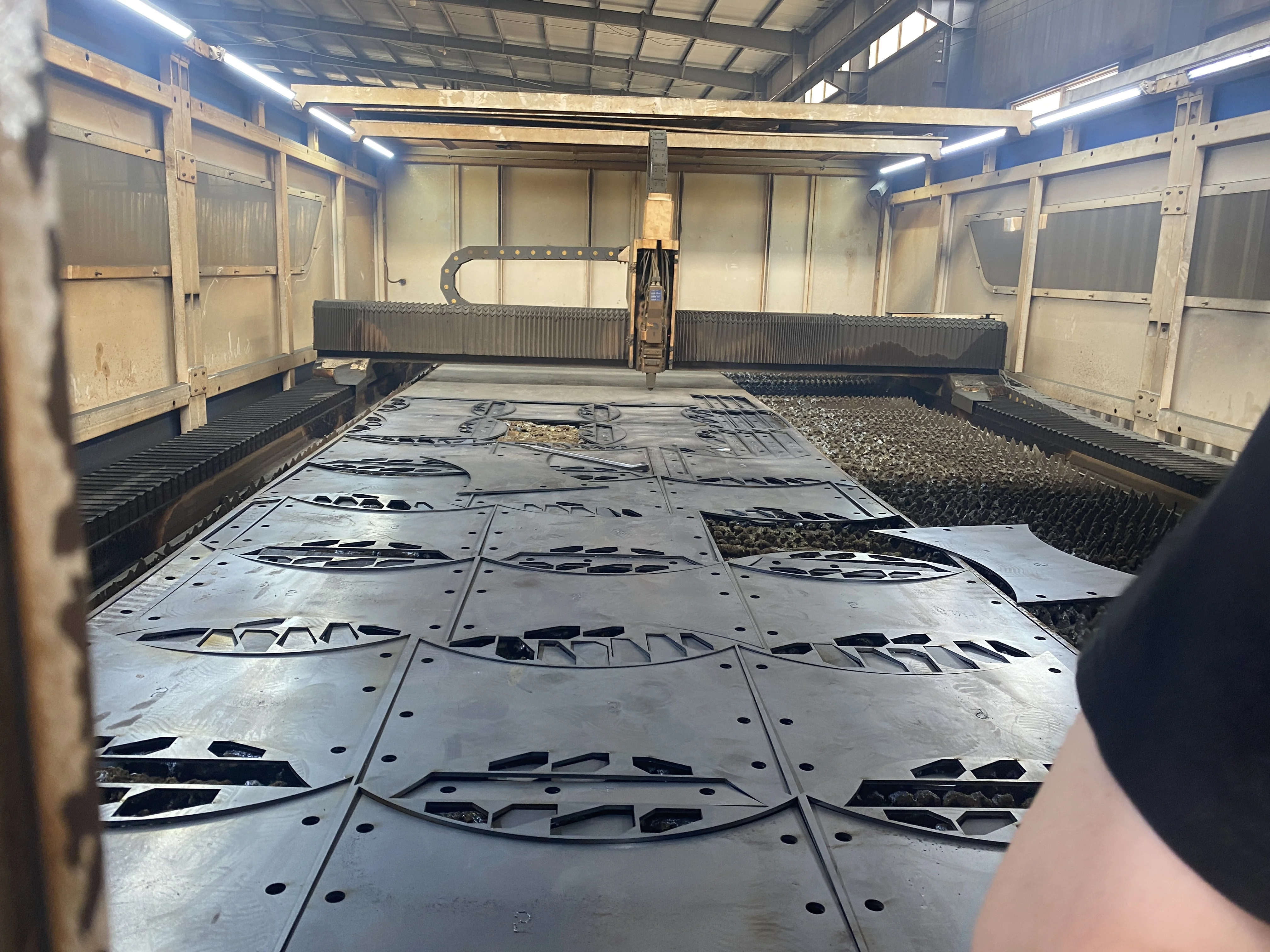 Bionic Steel Tree Self-Supporting Tower for 4G/5G Signal Transmission Natural Appearance in Scenic Areas details