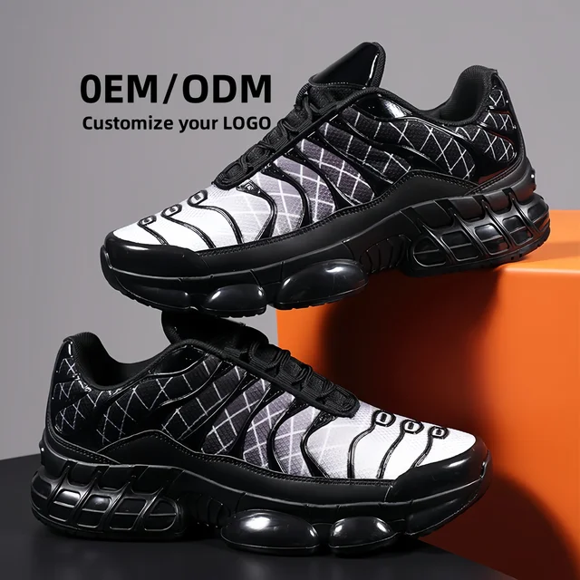 Summer Casual Sneakers Korean Lightweight Red Casual Shoes Men New Style 2025