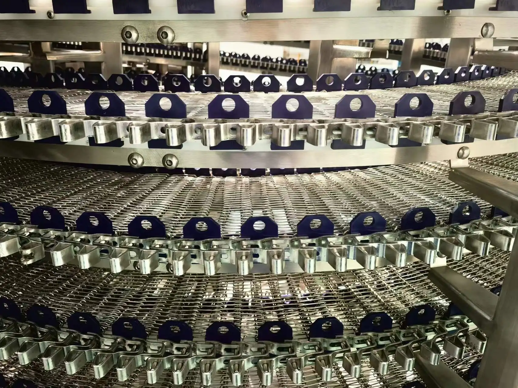 High productivity automatic motor driven spiral freezer for slaughterhouses