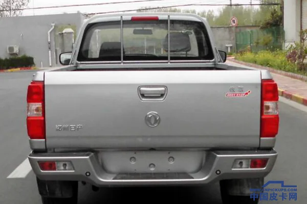 Лидер продаж Dongfeng, низкая цена, Одноместный пикап с 2 приводами, для продажи