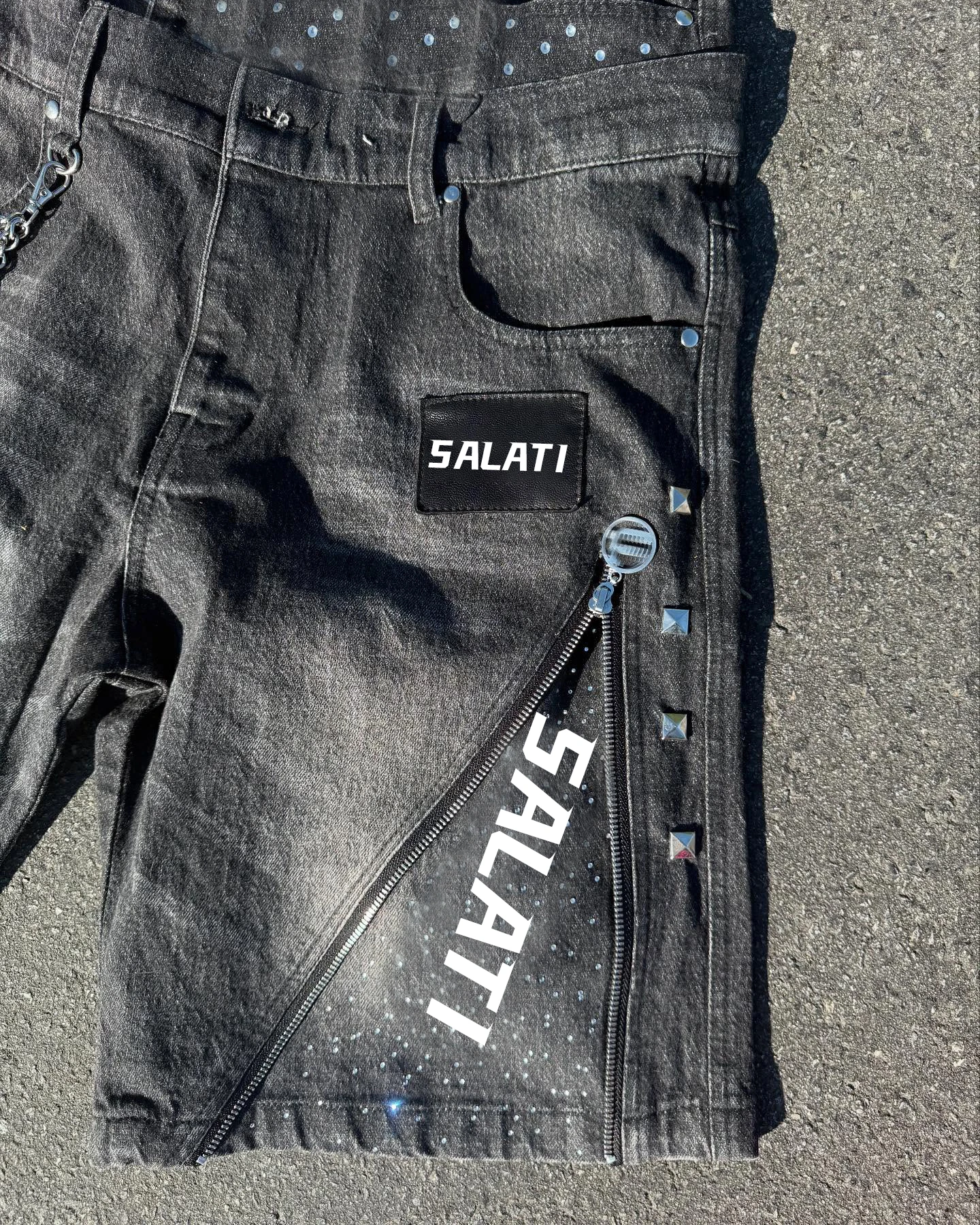 Custom Streetwear Denim Shorts Distressed Embroidery Patch Rhinestone Flared Jorts Jeans Double Waist Denim Shorts for Men gallery 2