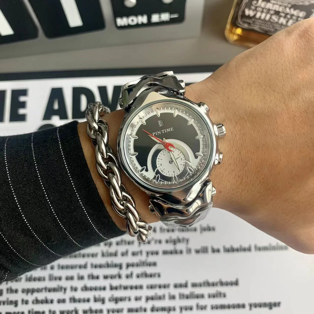 Luxury Y2K Men's Quartz Watch - Fashionable Waterproof Timepiece