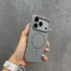 Gris oscuro