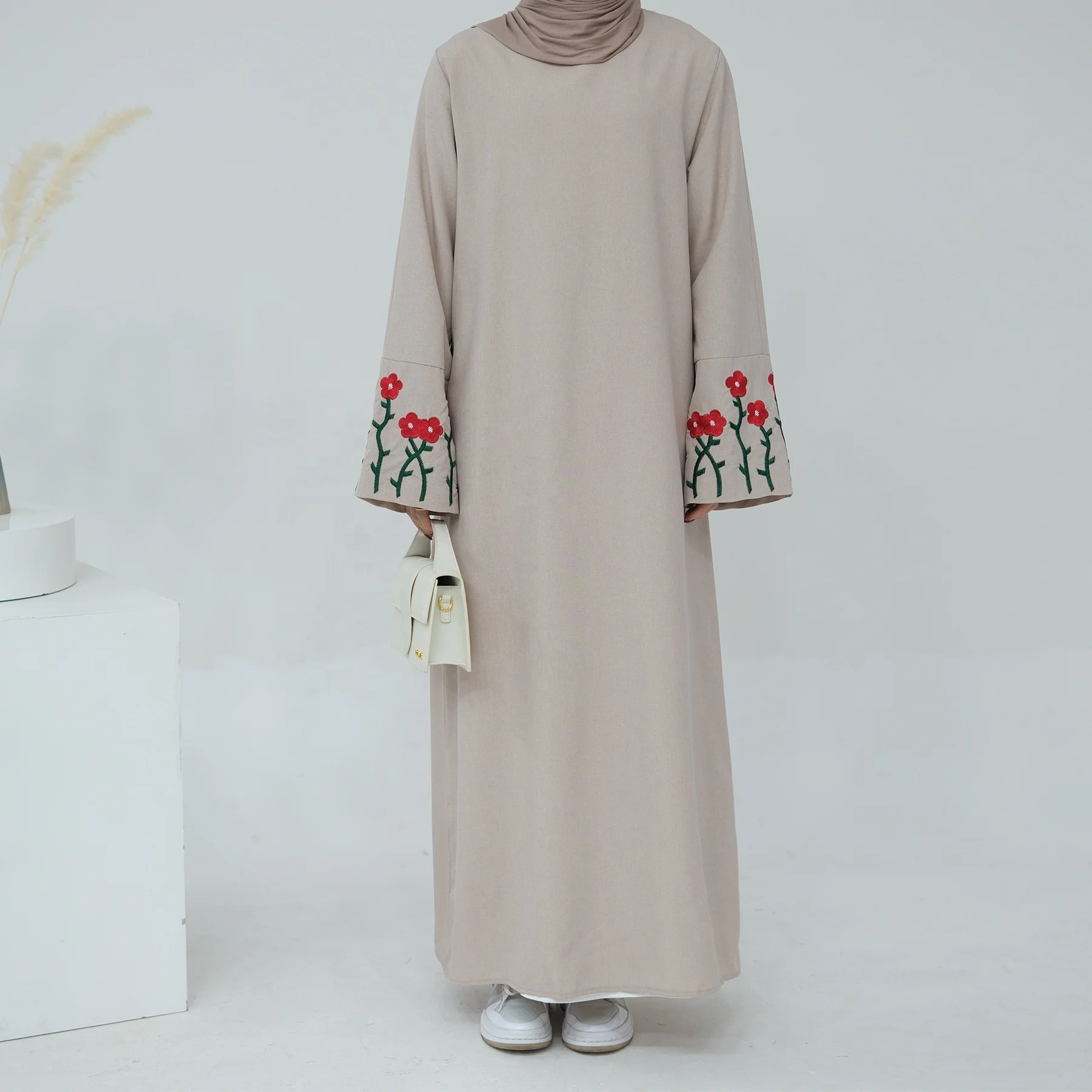Loriya Full Sleeves Closed Linen Abaya With Pockets Fashion Women Dresses Floral Embroidery Abaya Women Muslim Dress