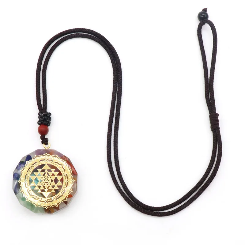 Pendentif 7 chakras en laiton – bijoux spirituels et mystiques