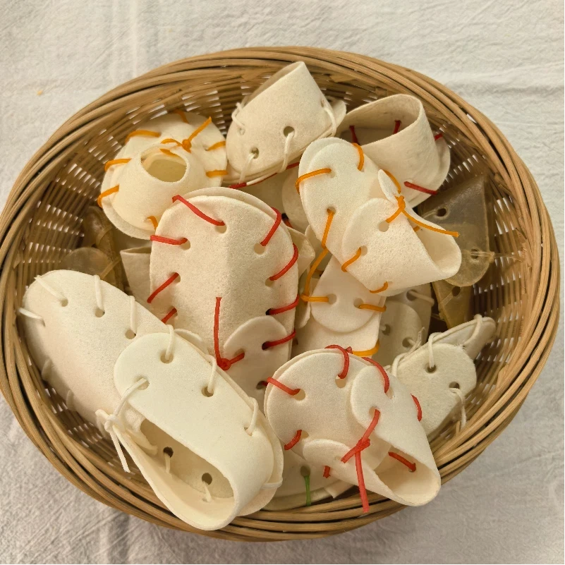 OEM Wholesale Large & Small Dogs Main Ingredient None Health Dog Treat Molars Cowhide Stick Shandong Dog Snacks Bite Glue
