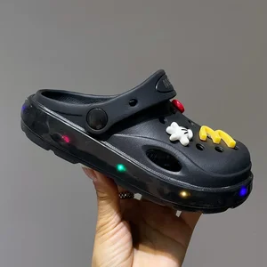 2026 Summer Kids' Versatile Outdoor Black Luminous Casual Garden Clogs for Girls New Style Trendy Design Children Sandals