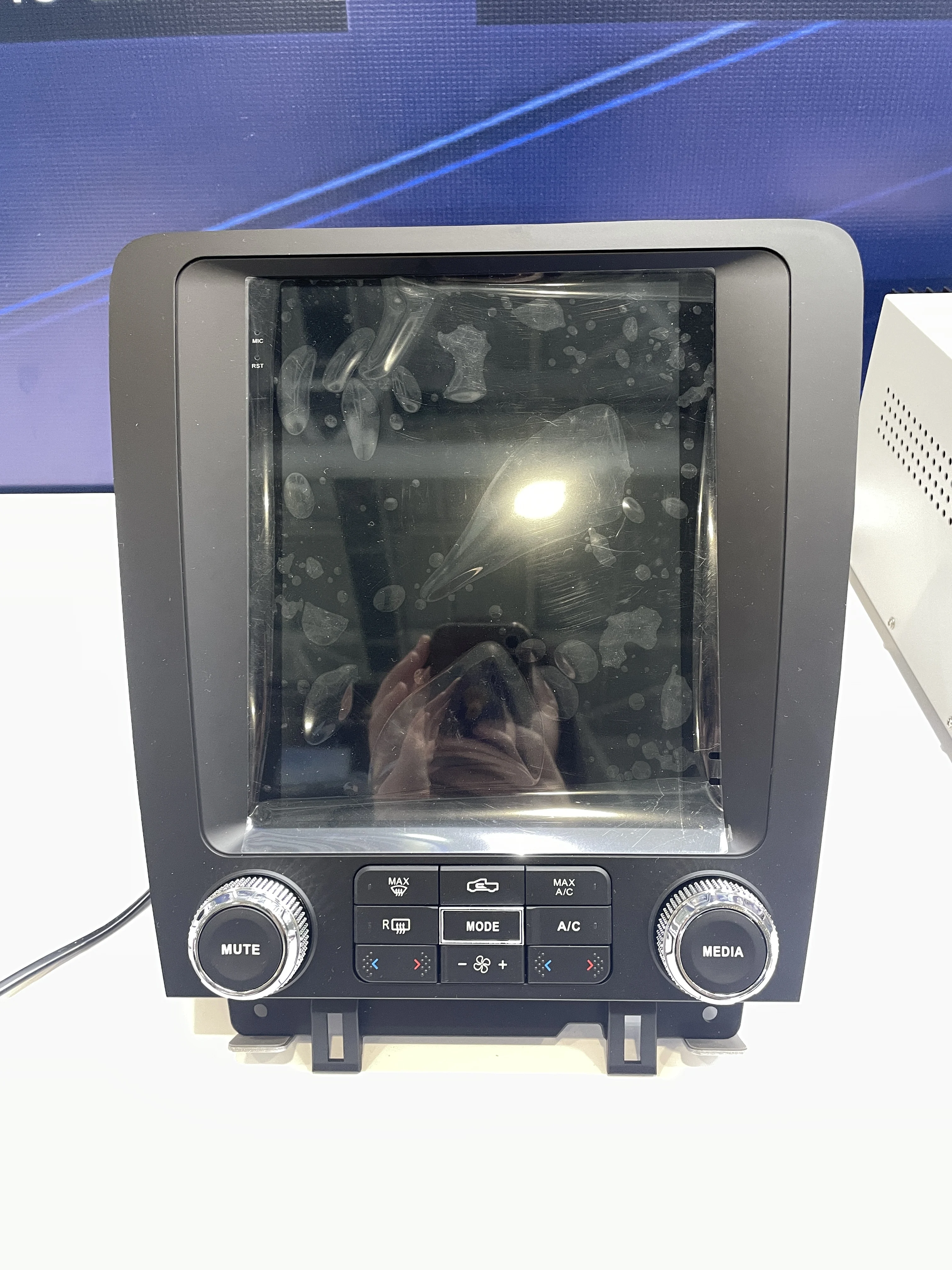 Vertical Screen Android Car Infotainment System 8 Core 2+32g with WiFi Bluetooth GPS Navigation for Ford Mustang 2010-2014