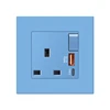 Prise britannique commutée avec port USB-A+C 20W