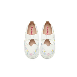 Baby Shoes With Soft Soles Embroidered Shoes for Girls 0-12 Years Children's Garden Flowers Casual Walking Shoes