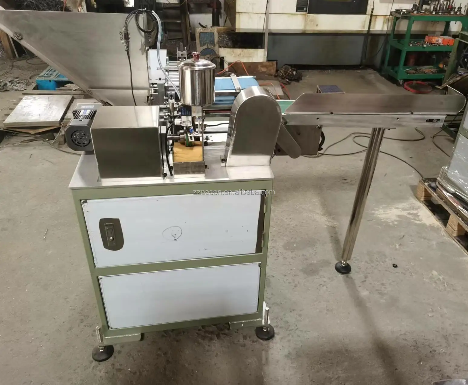Oil Pastel Label Gluing Sealing Machine Crayon Labeling Machine Color Oil Pencil Wrapping Machine
