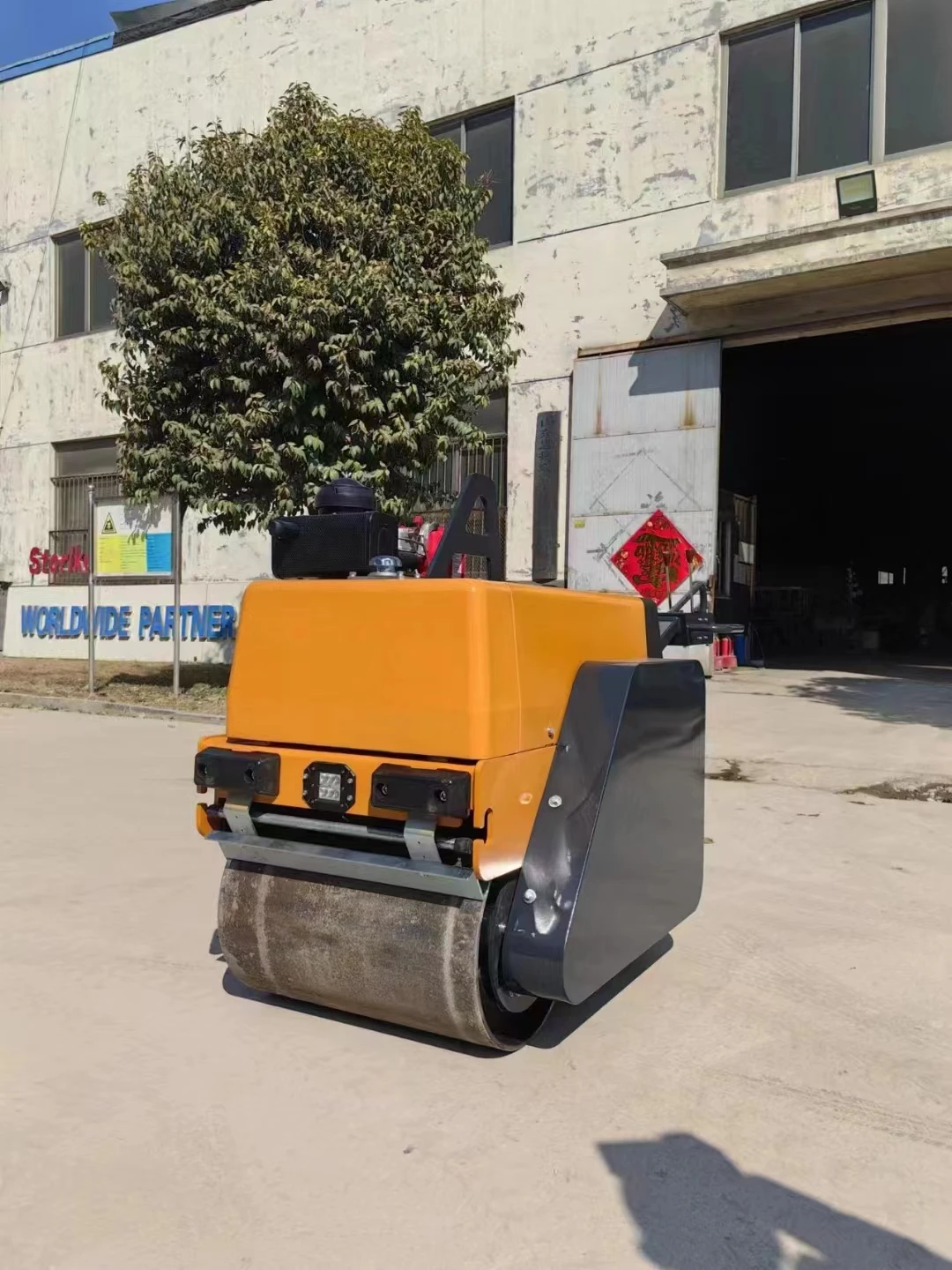 SVH60 600kgs Full Hydraulic Road Roller Walk Behind Electronically Single Drum Road Roller Asphalt Vibrating Compactor 1 Ton supplier