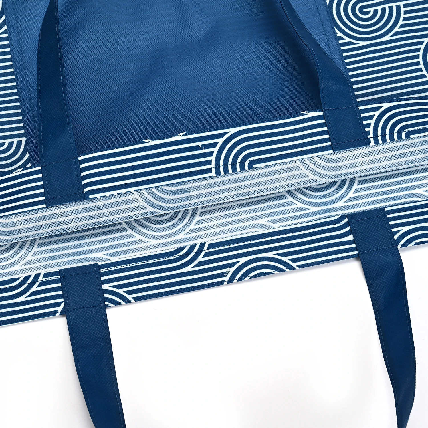 Medium Size Eco-Friendly Non-Woven Tote Bags Custom Logo Reusable PLA PC Shopping Bags with Cartoon Handles details