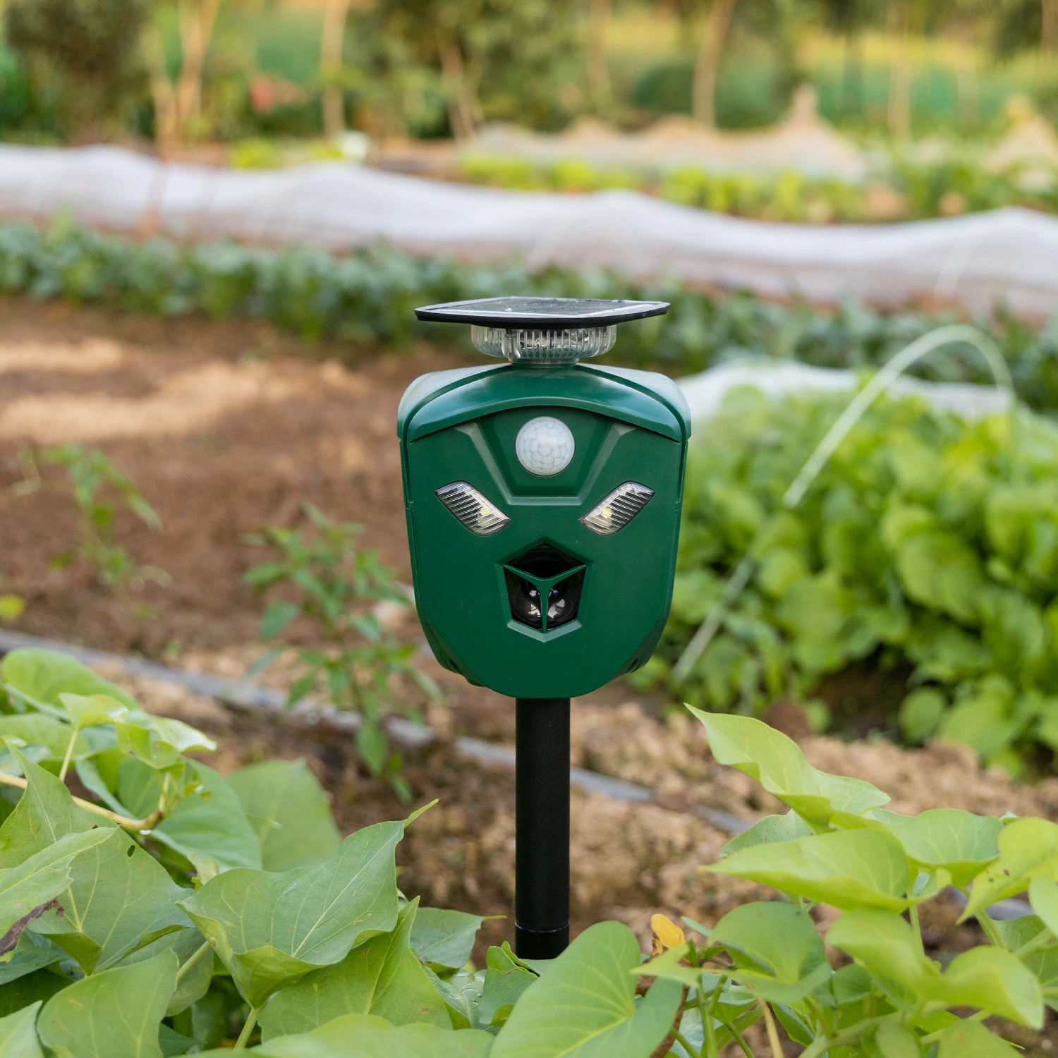 New Tri-face 360 Outdoor Smart Solar Ultrasonic Animal Repeller Deer/Pigeon/Cat/Wild Pig/ Solar Pest Animal Repeller